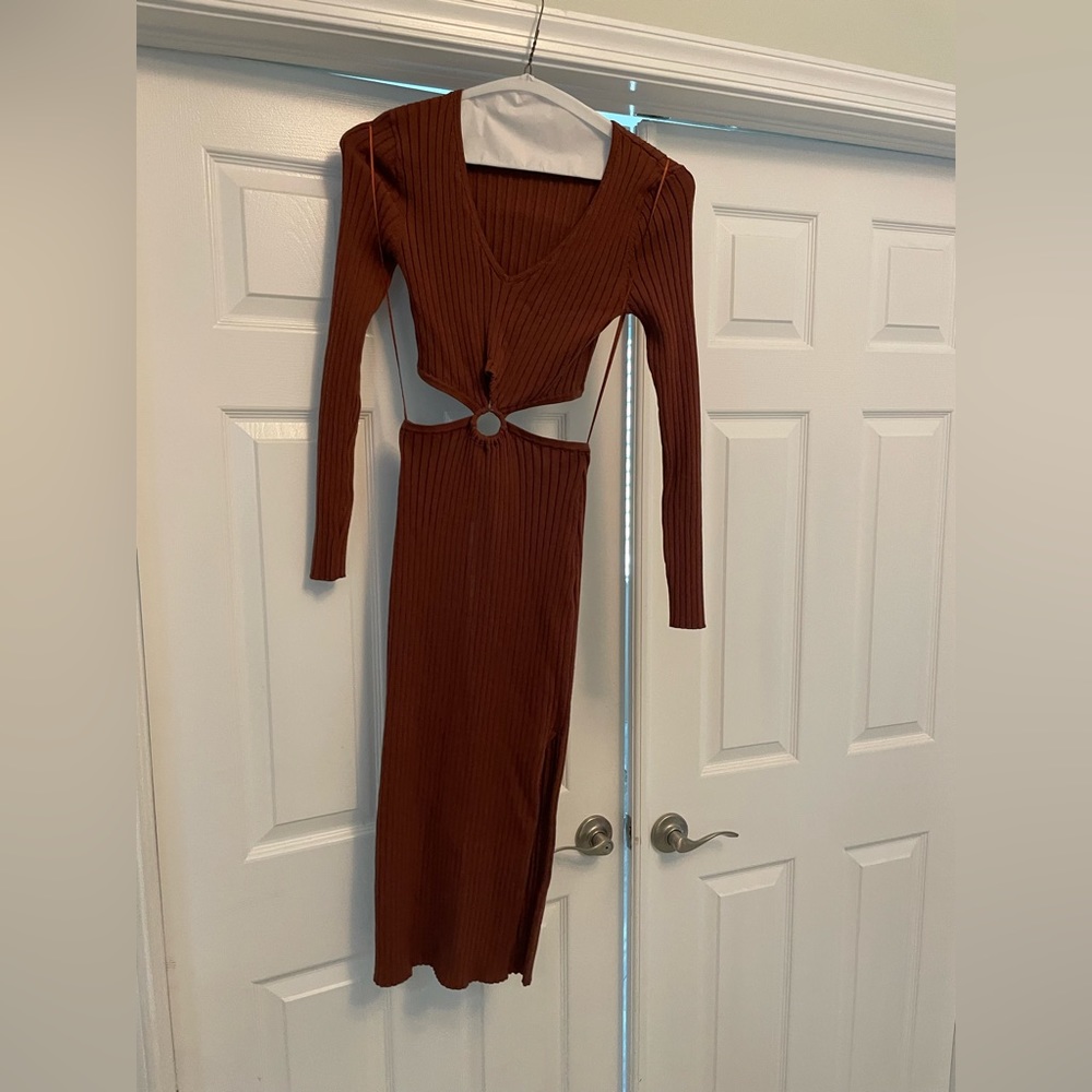 Brown house of Harlow dress, worn once. Perfect condition.